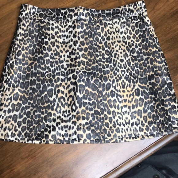 Faux leather leopard mini skirt size 26 - Picture 6 of 8